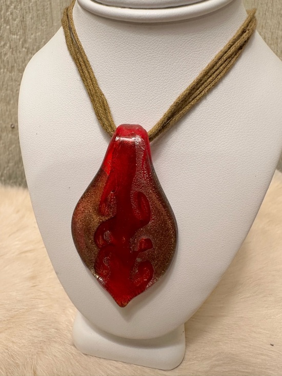 Jewelry - Red Glass Pendant Necklace